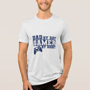 Camiseta Triblenda Gamer Dad. papá por jugador de día por noche