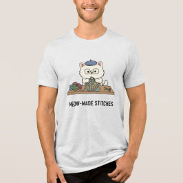 Camiseta Triblenda Gato de dibujos animados con boina azul tejiendo h