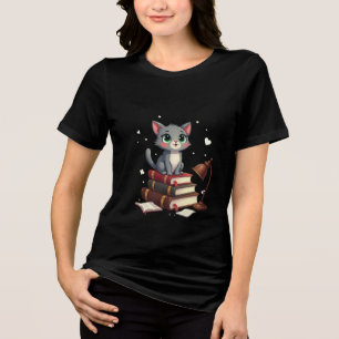 Camiseta Triblenda Gato lectónico: Gato gatito en un montón de libros