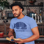 Camiseta Triblenda Gráfico personalizado del armadillo azul<br><div class="desc">Este gráfico muestra un ilustracion de un armadillo en azul y está listo para ser personalizado con tu propio texto. Añade un lema divertido,  personaliza esto con el nombre de tu fan favorito de armadillos o crea tu propia camiseta de recuerdo. ¡La decisión es tuya!</div>