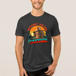 Camiseta Triblenda Gran misterio del café de Bigfoot resuelto Humor