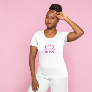 Camiseta Triblenda Grupo de personalidades del estudio de yoga de lot