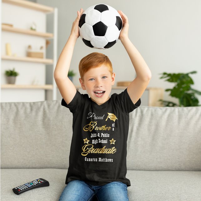 Camiseta Triblenda Hermano orgulloso del nombre del graduado | Gradua (Subido por el creador)