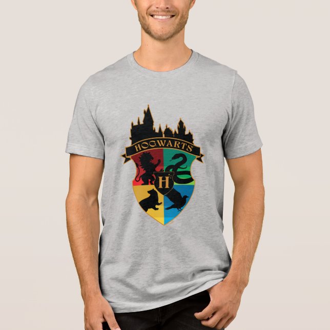 Camiseta Triblenda HOGWARTS™ Castle Crest House Pride Badge (Anverso)