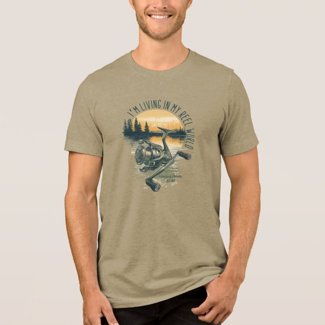 Camiseta Triblenda I’m Living in My Reel World | Fishing lake  (Anverso)