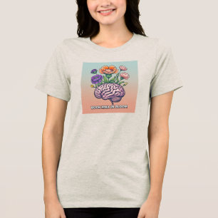 Camiseta Triblenda Idea del libro femenino en una camiseta en flor