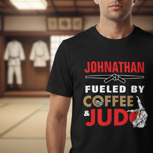 Camiseta Triblenda Impulsado por Café y Judo Divertido Genial