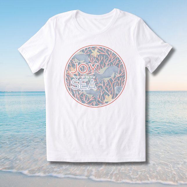 Camiseta Triblenda Joy Finds Me By The Sea – Boho Beach  (Modern Coastal "Joy Finds Me By The Sea" Inspirational T-Shirt)