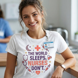 Camiseta Triblenda La enfermera del mundo duerme No es divertido Rega