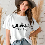 Camiseta Triblenda La mariposa antisocial, la tipografía moderna intr<br><div class="desc">La tipografía moderna anti mariposa social presenta la moda femenina de la marca de moda "Anti-mariposa social" en la tipografía de escritura moderna y acentuada con una simple mariposa. Un regalo perfecto para los introvertidos, tanto para él como para ella, para su cumpleaños, Navidades, el Día de la Madre, el...</div>