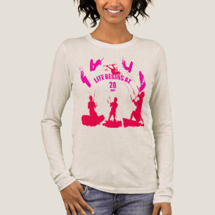 Camiseta Triblenda La vida comienza a 20 nudos Siluetas rosadas rojas