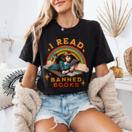 Camiseta Triblenda Leí Libros Prohibidos Leyendo Chica Retro Arcoiris