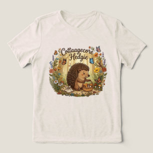 Camiseta Triblenda Lindo erizo de Cottagecore reuniendo hongos