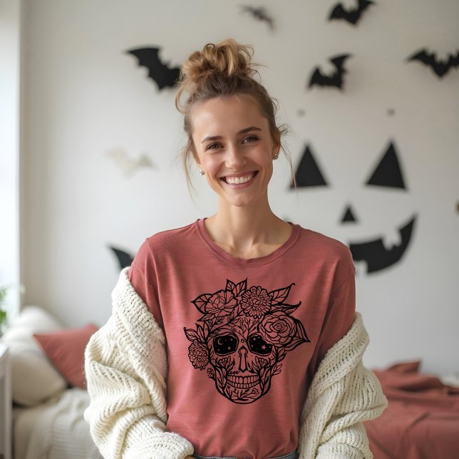 Camiseta Triblenda Línea Negrita Dibujada Cráneo de Azúcar Floral Bla (Bold Line Drawn Black & White Floral Sugar Skull Tri-Blend Shirt)