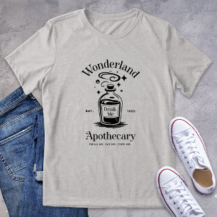 Camiseta Triblenda Logo Apothecary de Wonderland Bookish Graphic