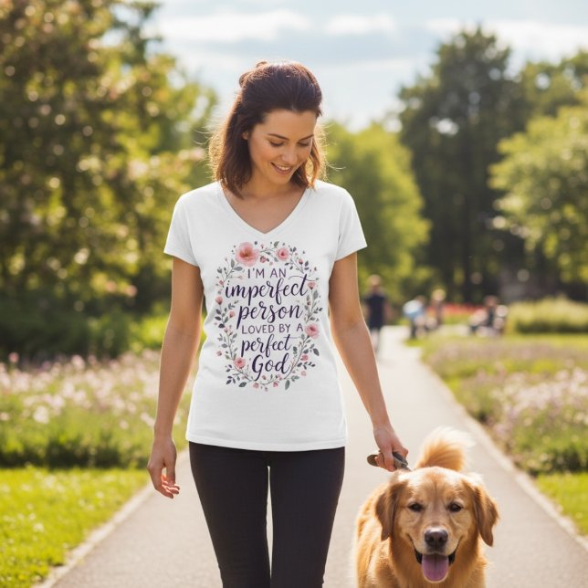 Camiseta Triblenda Loved By A Perfect God (Subido por el creador)