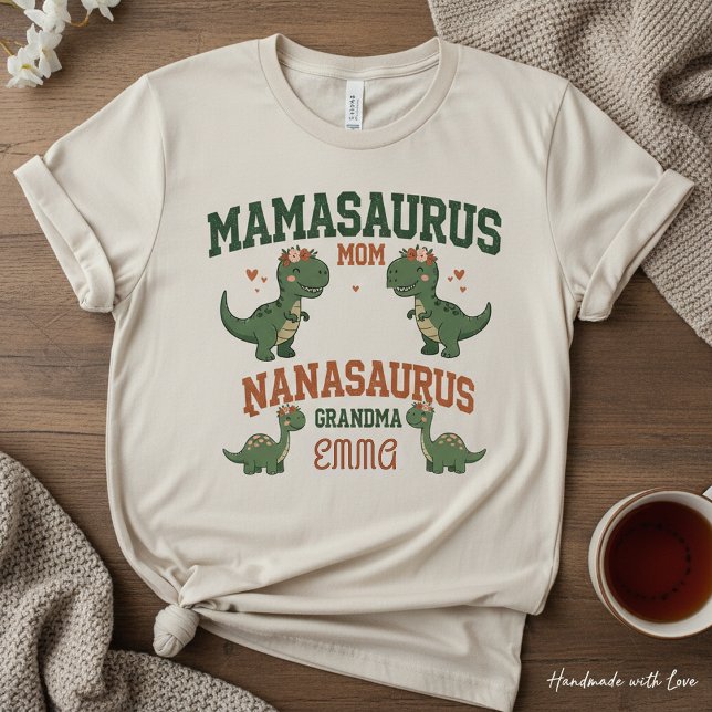 Camiseta Triblenda Mamasaurus & Nanasaurus Personalized Dinosaur  (Subido por el creador)