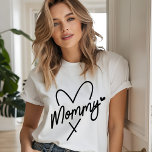 Camiseta Triblenda Mami Simple y Moderna Tipografía de guión Corazón<br><div class="desc">La tipografía de escritura moderna y sencilla de Mommy Heart Women's Fashion T-Shirt Top presenta el texto "Mamá" en una divertida y moderna tipografía de escritura acentuada corazones bonitos. Perfecto como regalo para mamá por cumpleaños,  Navidades,  Día de la Madre y más. Diseñado por Evco Studio www.zazzle.com/store/evcostudio</div>