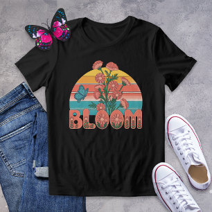 Camiseta Triblenda Mariposa y flores silvestres retro en flor