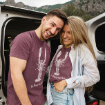 Camiseta Triblenda Mensaje de Personalizado gráfico de la langosta bl<br><div class="desc">Añade tu propio texto personalizado a este gráfico que muestra un ilustracion de estilo realista de una langosta en blanco. El mensaje aparece debajo del gráfico en la escritura de escritura blanca o cursiva.</div>