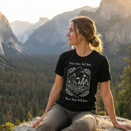 Camiseta Triblenda Minimalist Hiker Mountain Crest Your Text Design