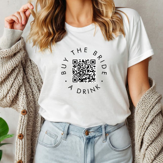 Camiseta Triblenda Moda Compra A La Novia Una Bebida Bachelorette Par (Chic Buy The Bride A Drink Bachelorette Party Tri-Blend Shirt)