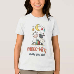 Camiseta Triblenda Mooo-ving Away para Eid   Cow y Sheep Pun divertid