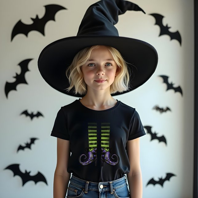 Camiseta Triblenda Morado divertido morado y bruja impactante verde (Fun Purple & Green Whimsical Wicked Witch Tri-Blend Shirt)