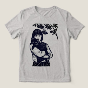 Camiseta Triblenda Mujer joven sosteniendo un gato negro