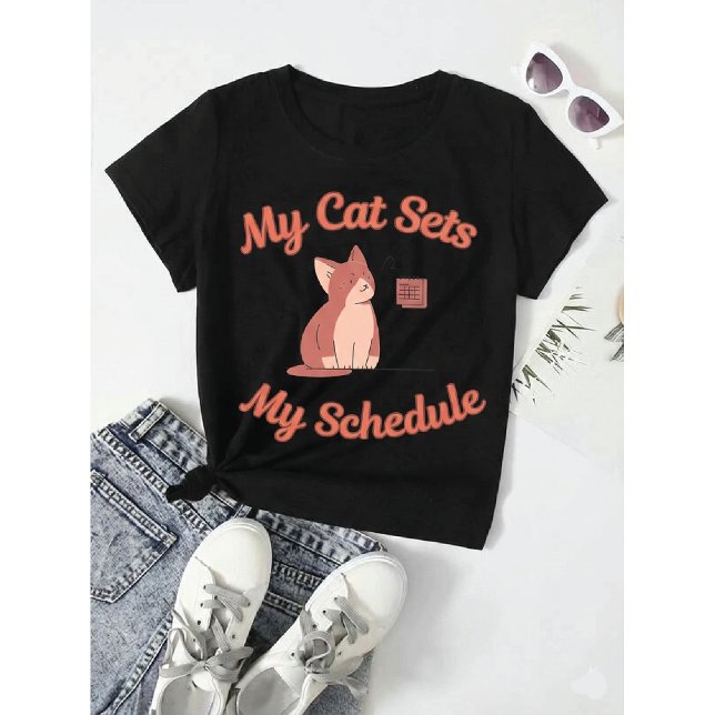 Camiseta Triblenda My Cat Sets My Schedule | Funny WFH Boss Humor (Subido por el creador)