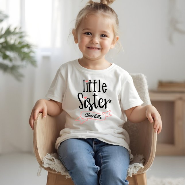 Camiseta Triblenda Nombre y Monograma de la Invitación del bebé (Little Sister Baby Announcement Name & Monogram T- Tri-Blend Shirt)