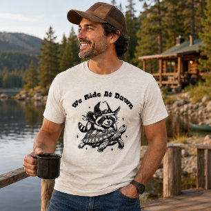 Camiseta Triblenda Nosotros Cabalgamos Al Amanecer Mapache Divertido