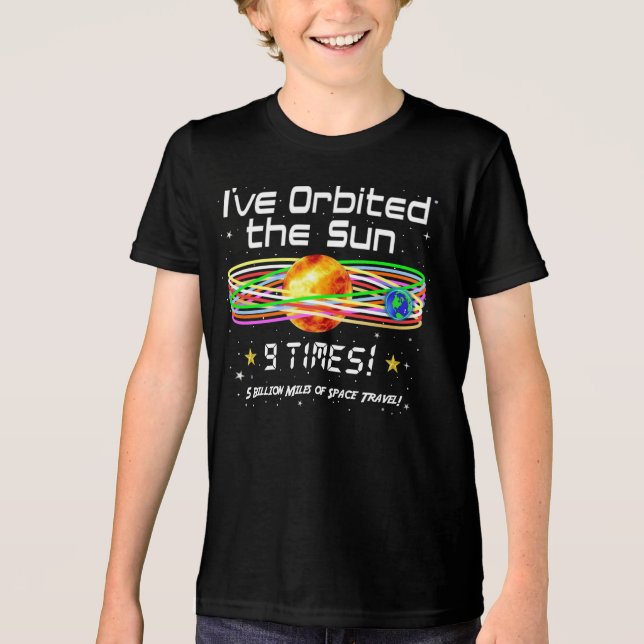 Camiseta Triblenda Noveno cumpleaños! 9.ª órbita del Sol (Anverso)
