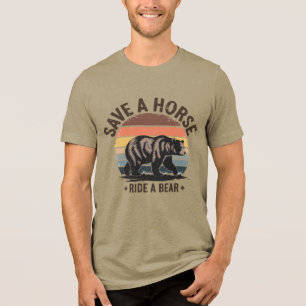 Camiseta Triblenda Orgullo gay del oso humor salvar un caballo montar