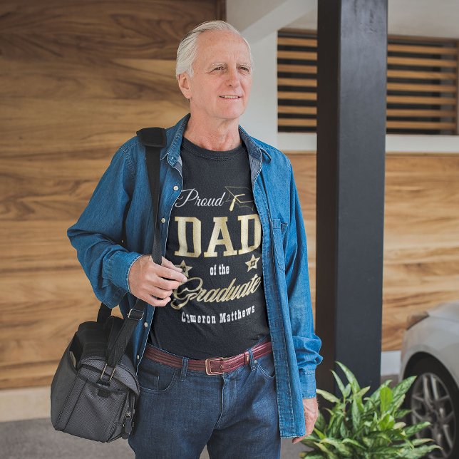 Camiseta Triblenda Orgulloso padre de la graduación del nombre del gr (Subido por el creador)