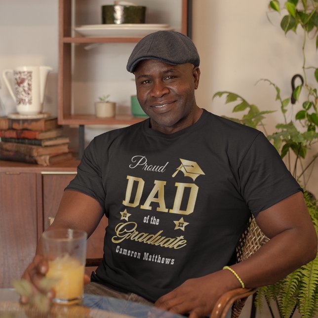 Camiseta Triblenda Orgulloso padre de la graduación del nombre del gr (Subido por el creador)
