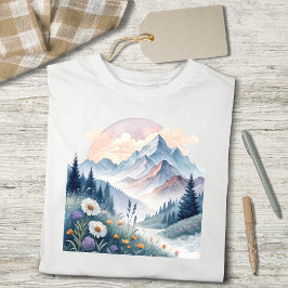 Camiseta Triblenda Paisaje alpino acuático con flores silvestres