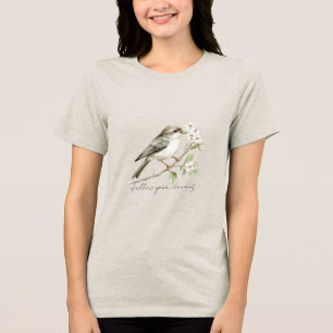 Camiseta Triblenda Pájaros Verdes Flores Blancas Árbol Sigue Tus Sueñ