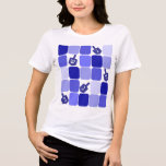 Camiseta Triblenda Patchwork Dreidels<br><div class="desc">Patchwork azul y blanco con sueños para cualquier festividad o acontecimiento judío.</div>