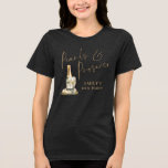 Camiseta Triblenda Perlas Prosecco Dorada doncella de honor Hen Fiest<br><div class="desc">Pearls Prosecco Oro Escribiendo a la doncella de honor Hen Fiesta. Perlas y Prosecco en la parte delantera y Maid of Honor en la parte trasera están en un set elegante guión en oro - otros roles también están disponibles en esta colección. El resto del texto que puede personalizar fácilmente....</div>