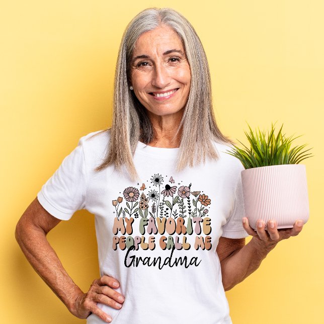Camiseta Triblenda Personalizada, mi gente favorita me llama abuela (Subido por el creador)