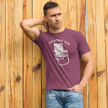 Camiseta Triblenda Personalizado de la silla de jardín vintage Mensaj<br><div class="desc">Añade un dicho gracioso, un nombre de evento especial o fiesta o el nombre de tu empresa para crear tees gráficos personalizados y personalizados. Esta camiseta muestra un ilustracion de una silla de jardín de una vieja escuela en blanco. Encima de la silla plegable vintage, el mensaje aparece con letras...</div>