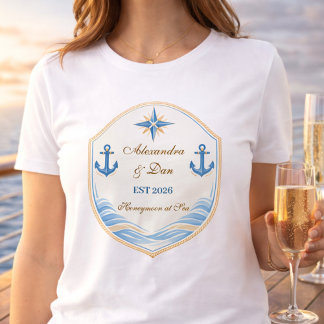 Camiseta Triblenda Personalized Nautical Honeymoon Crest