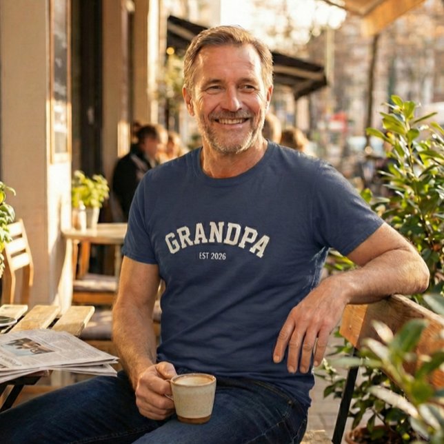 Camiseta Triblenda Personalized New Grandpa Est Date Father's Day (Subido por el creador)