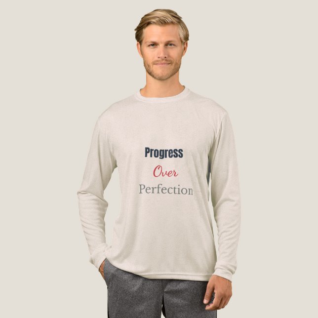 Camiseta Triblenda Progress Over Perfection – Motivational Typography (Anverso Completo)