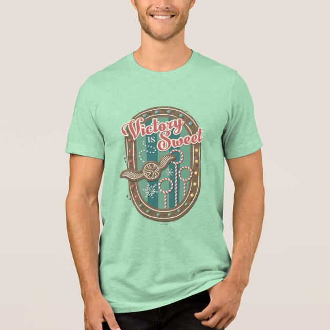Camiseta Triblenda QUIDDITCH™ Victory is Sweet Holiday Cookie Graphic (Anverso)