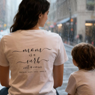 Camiseta Triblenda Recuerdo de madre con letra negra es un verbo