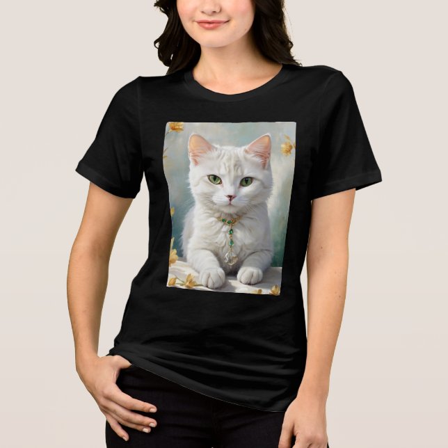 Camiseta Triblenda Retrato de un lindo gato con joyas. (Anverso)