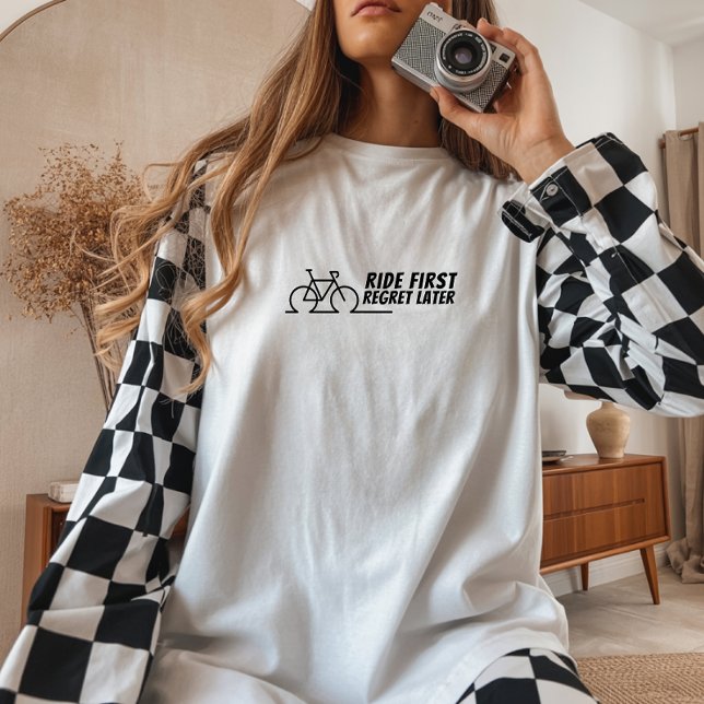 Camiseta Triblenda Retro bike Girl Irony black (T-shirt with retro design with a vintage bike and the fun saying "Ride First, Regret Later." )