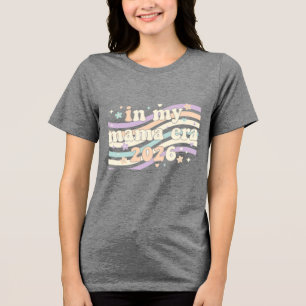 Camiseta Triblenda Retro En Mi Era de Mamá 2026 Pastel Groovy Materni